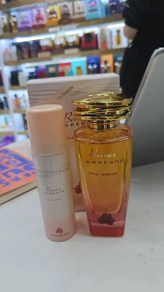 Berries Weekend Pink Edition